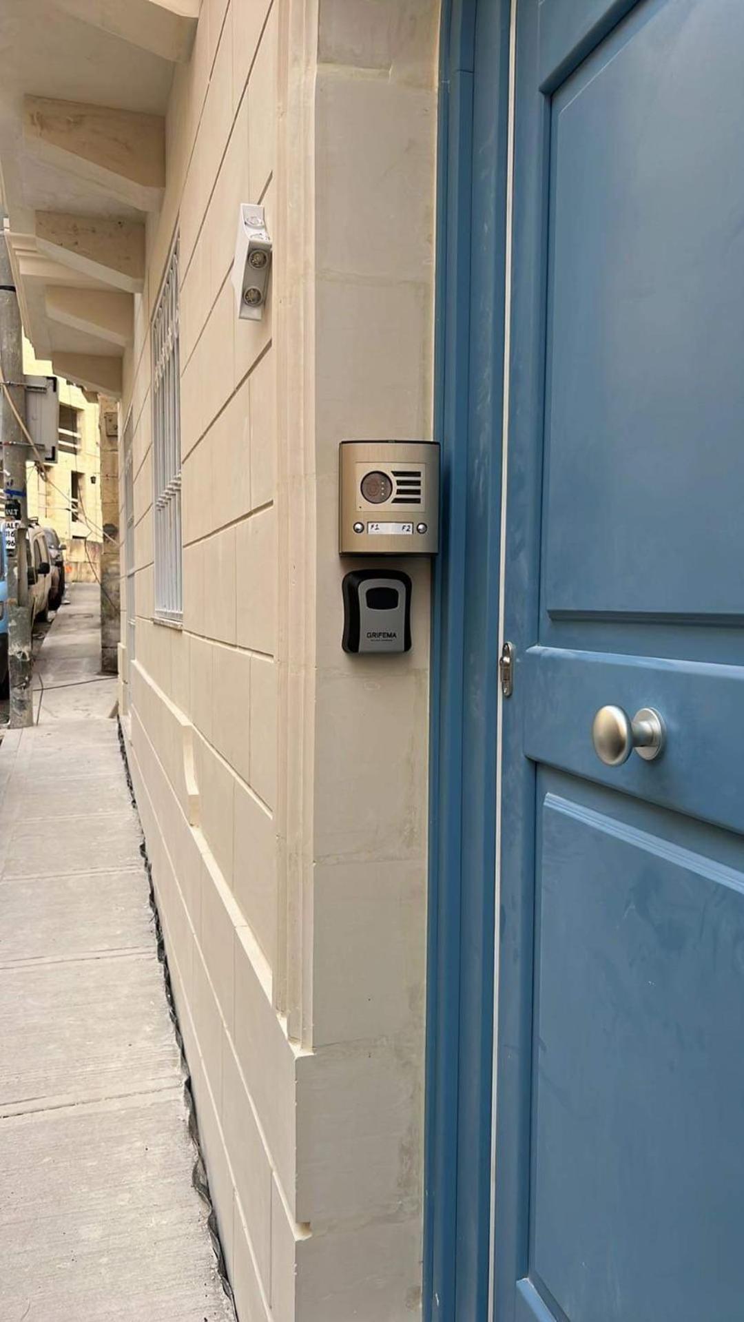 Dar Barbara Duplex 2 Double Bedrooms,2 Sofa Beds Large House With Terrace Roof Views Of Valletta Cospicua Екстер'єр фото